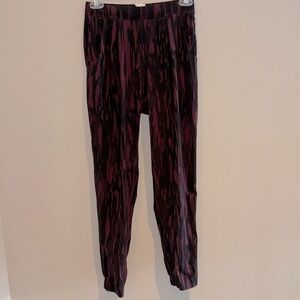 lululemon athletica  joggers NWOT size 2